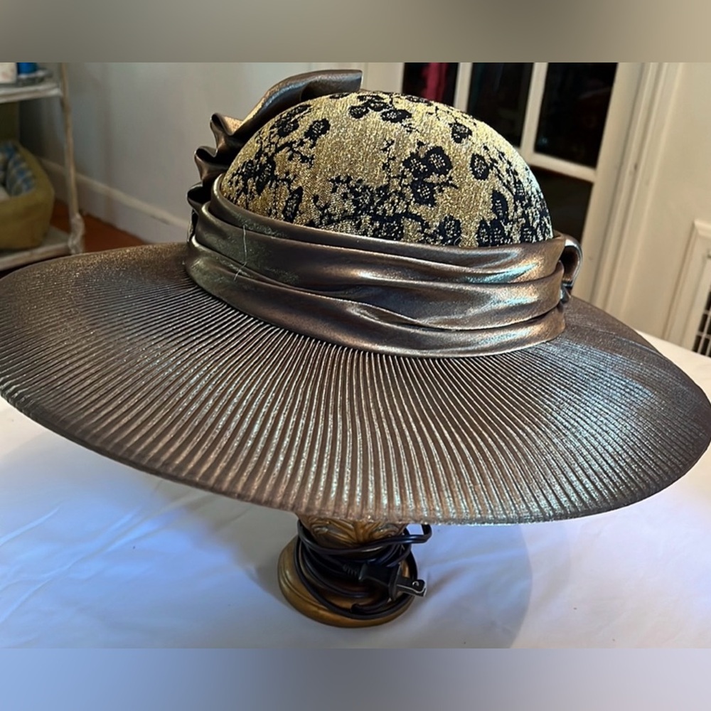 Elegant Derby Church Hat Golden Bronze/Black Accordion Pleat Wide Brim